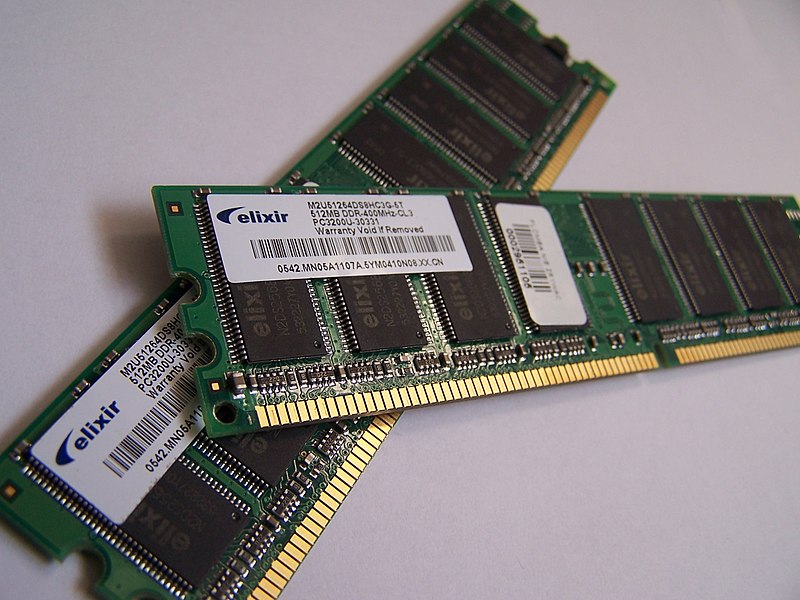 Main Difference - Memory vs Storage