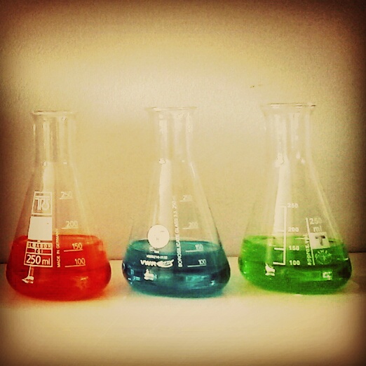 What is the Difference Between Dye and Pigment