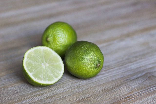 Main Difference - Lime vs Lemon