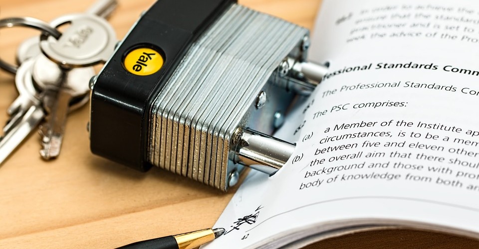 Document vs Record Archives