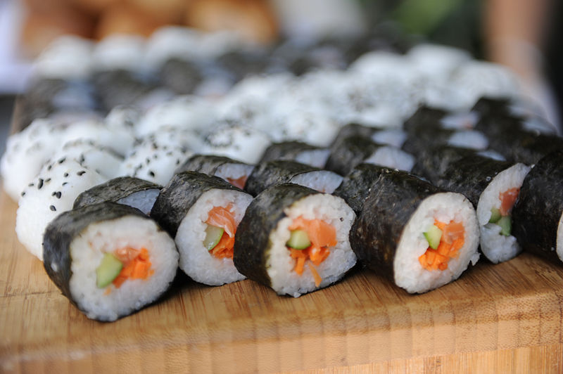 Difference Between Roll and Hand Roll | Meaning, Ingredients, Preparation