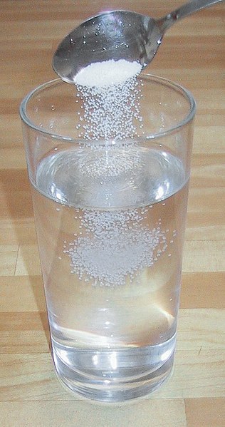 Main Difference - Solvent vs Solute