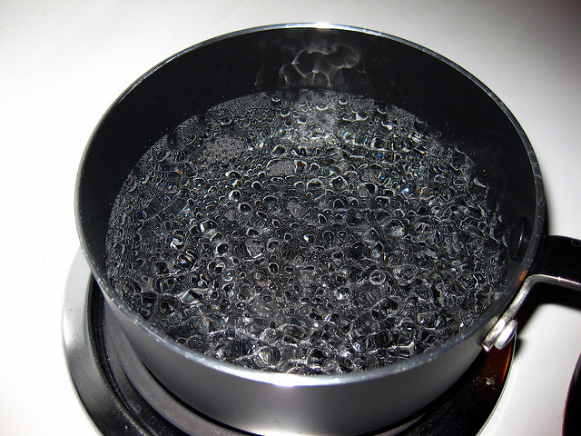 Difference Between Boiling and Condensation 
