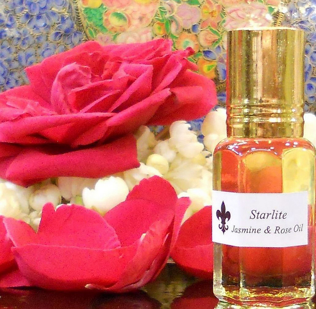 Difference Between Fragrance Oil and Essential Oil