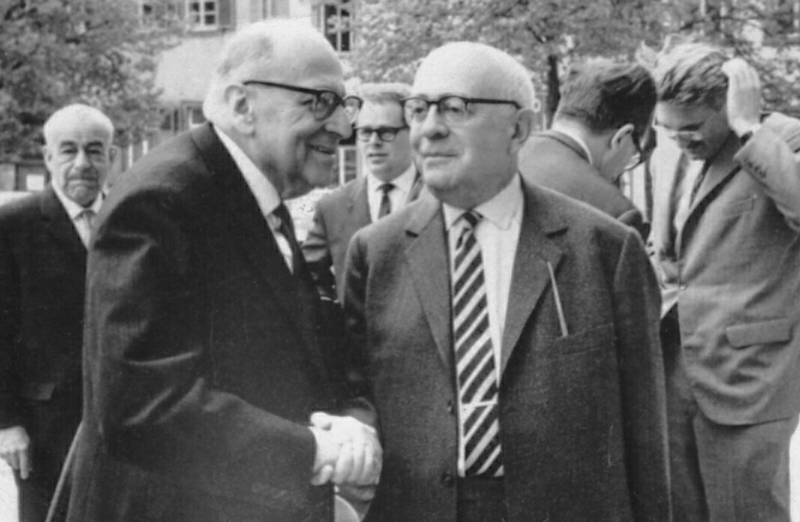 Main Difference - Critical Theory vs Constructivism