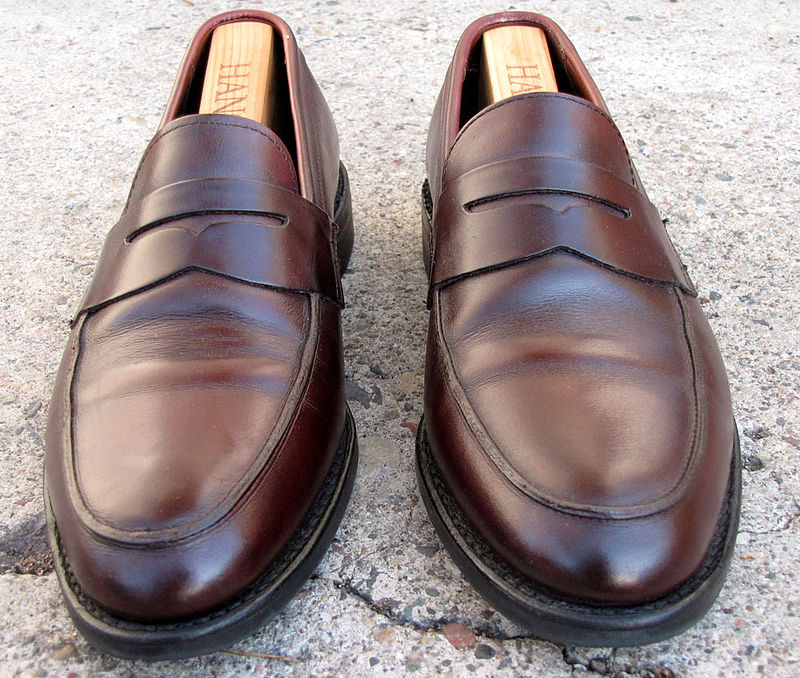 What is the Difference Between Loafers and Moccasins - Pediaa.Com