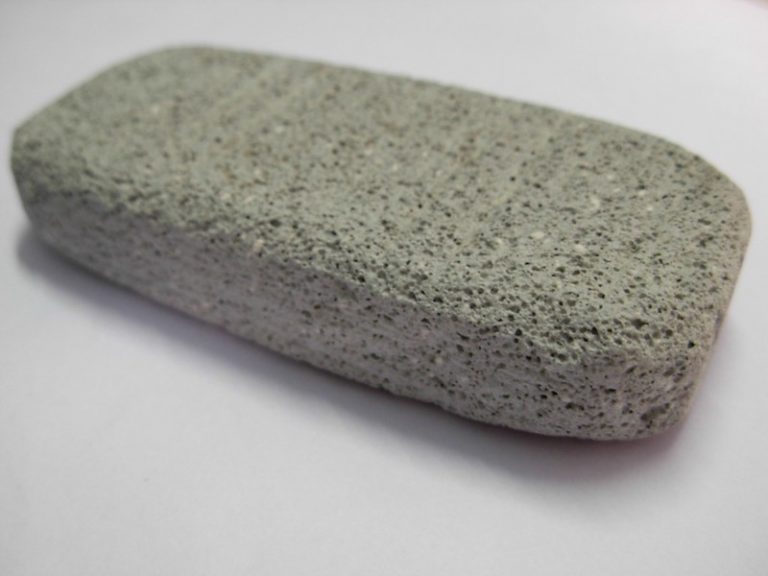 What is the Difference Between Pumice Stone and Foot File