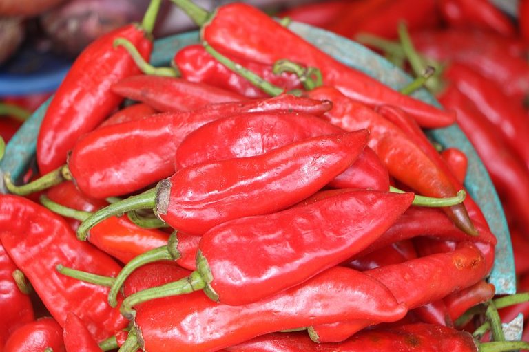 What is the Difference Between Cayenne Pepper and Chili Powder