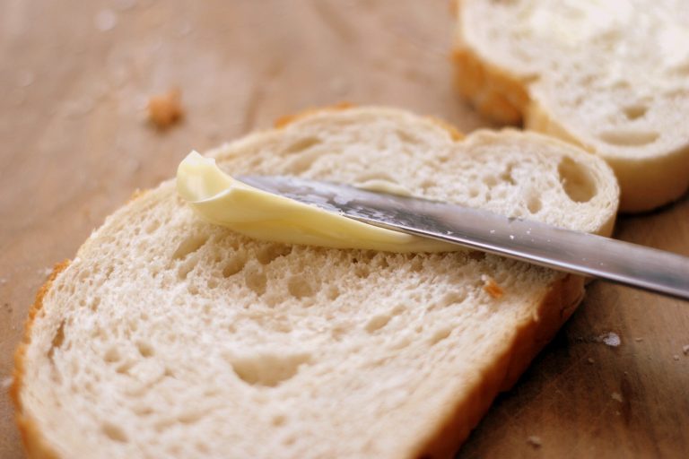 What is the Difference Between Butter and Margarine