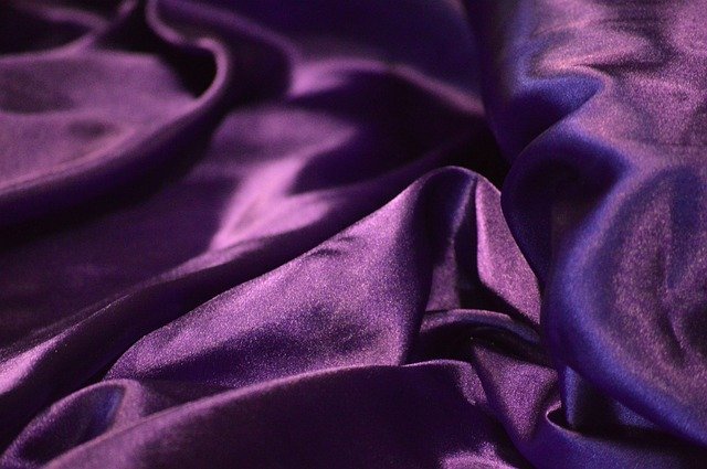 Difference Between Silk and Satin