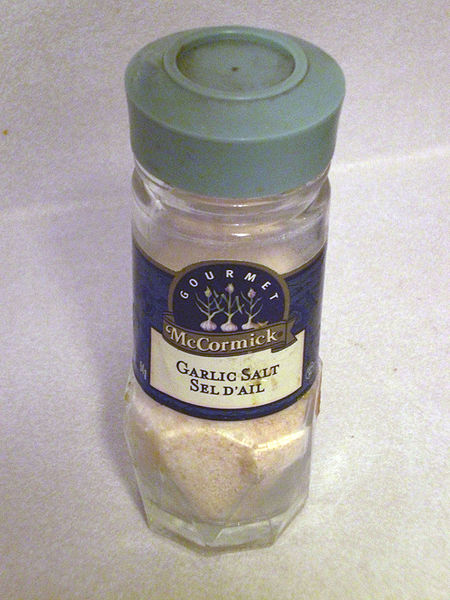 Main  Difference - Garlic Salt vs Garlic Powder