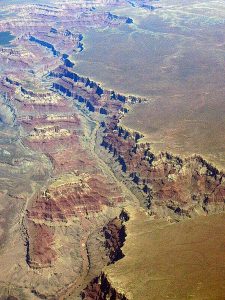 What is the Difference Between Canyon and Valley - Pediaa.Com