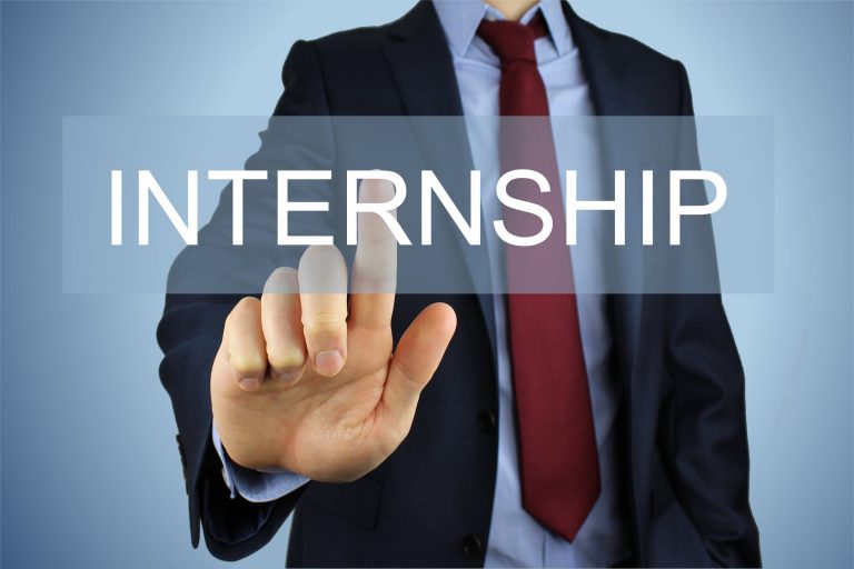 What is the Difference Between Internship and Apprenticeship - Pediaa.Com