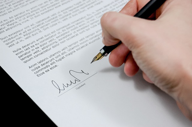 Contract and Agreement - What is the difference?