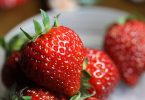 Compare Strawberry and Raspberry - Wha is the difference?