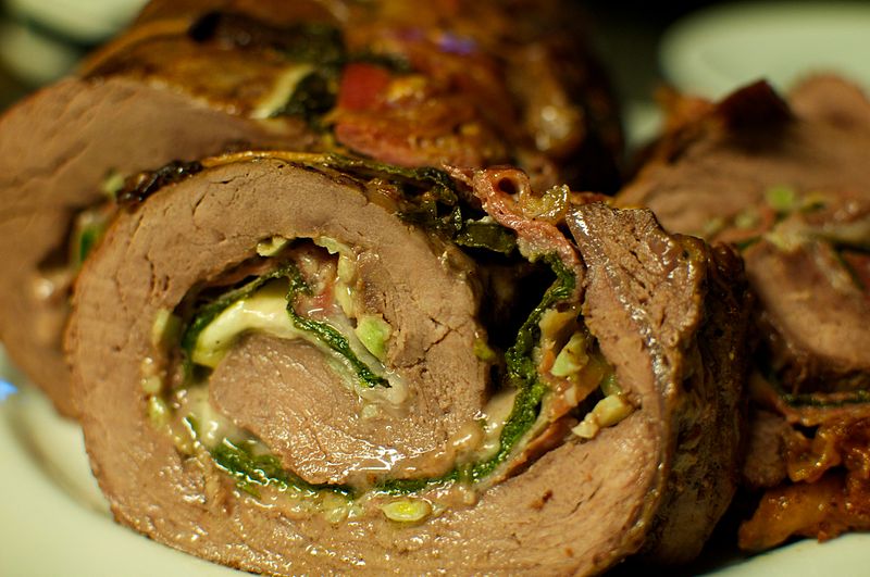 Compare Roulade and Swiss Roll - What's the difference?