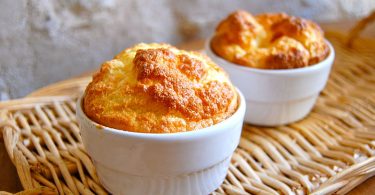 Compare Quiche and Soufflé - What is the difference?
