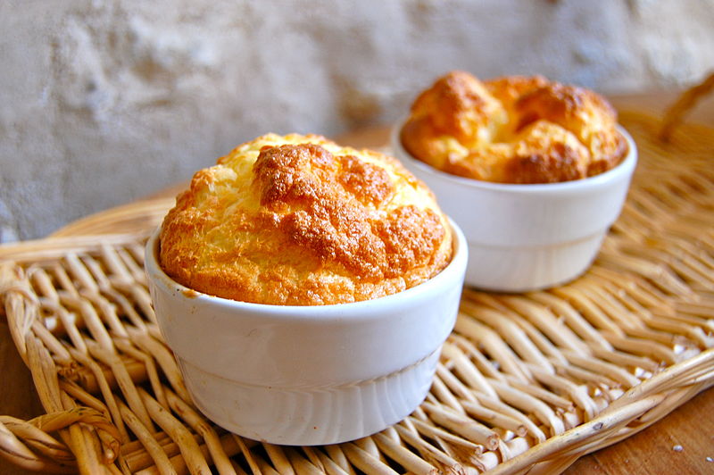 Compare Quiche and Soufflé - What is the difference?