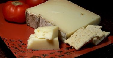 Compare Fontina and Fontinella - What's the difference?