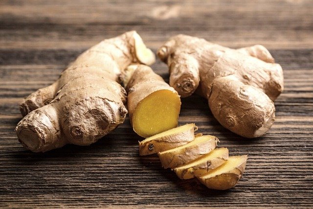 Compare Ginger and Galangal - What's the difference?