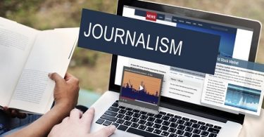Compare Reporter and Journalist - What's the difference?