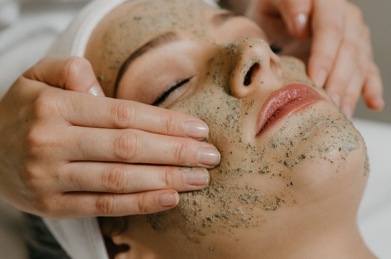 Compare Scrub and Cleanser - What's the difference?