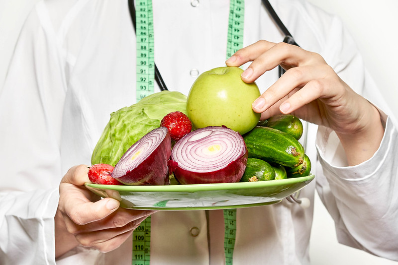 Compare Dietitian and Nutritionist - What's the difference?