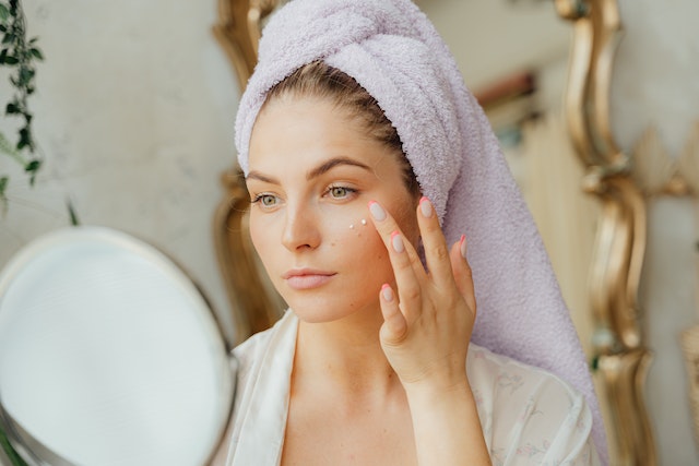 Compare Face Cream and Serum - What's the difference?