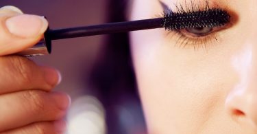 Mascara vs Eyeliner