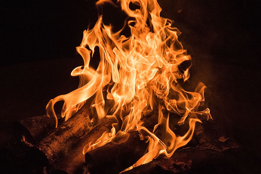 What is the Difference Between Detonation and Deflagration