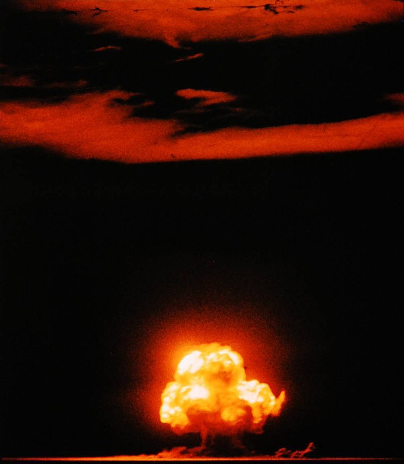 What is the Difference Between Atomic and Nuclear Bomb - Pediaa.Com