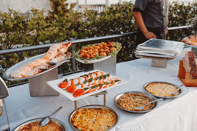 What is the Difference Between Full Board and All Inclusive